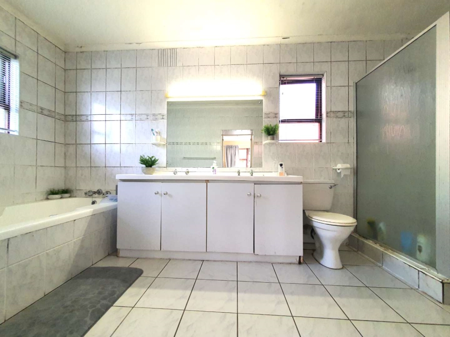 4 Bedroom Property for Sale in Tijgerhof Western Cape